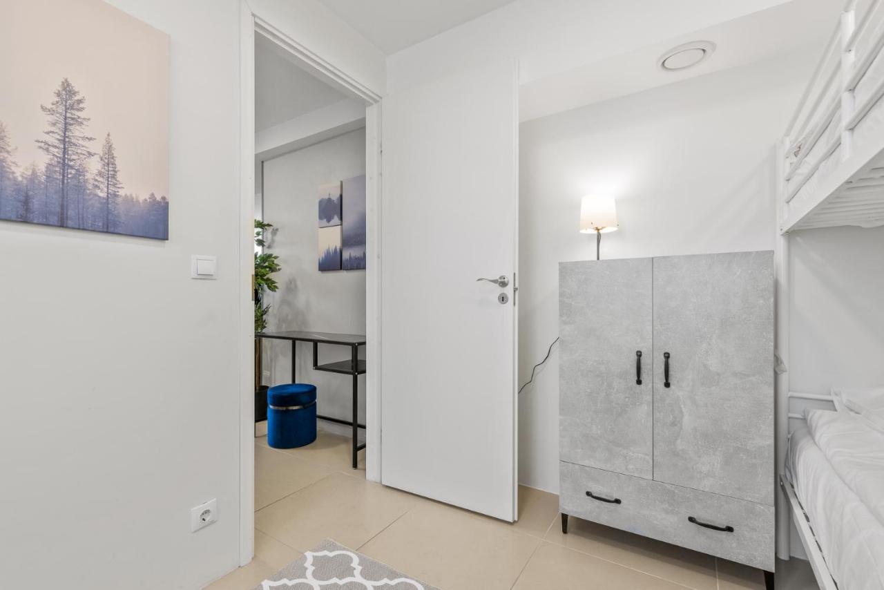 Sirena Apartment - Self Check-In And Free Parking Tallinn Bagian luar foto