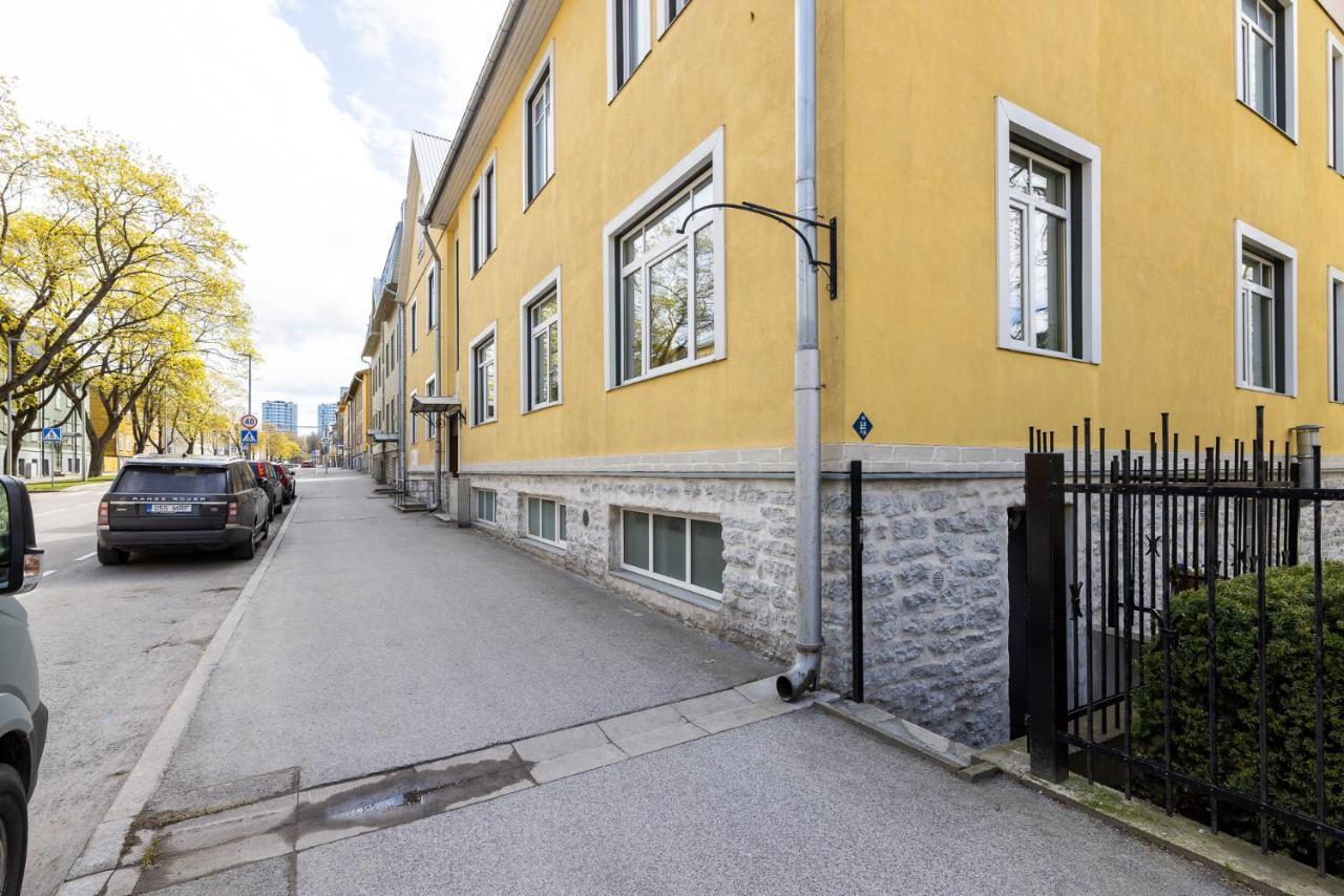 Sirena Apartment - Self Check-In And Free Parking Tallinn Bagian luar foto