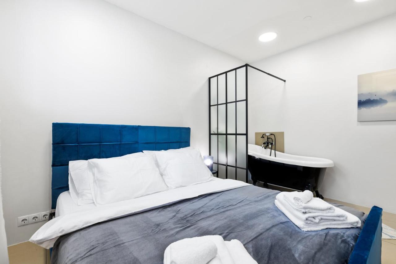 Sirena Apartment - Self Check-In And Free Parking Tallinn Bagian luar foto