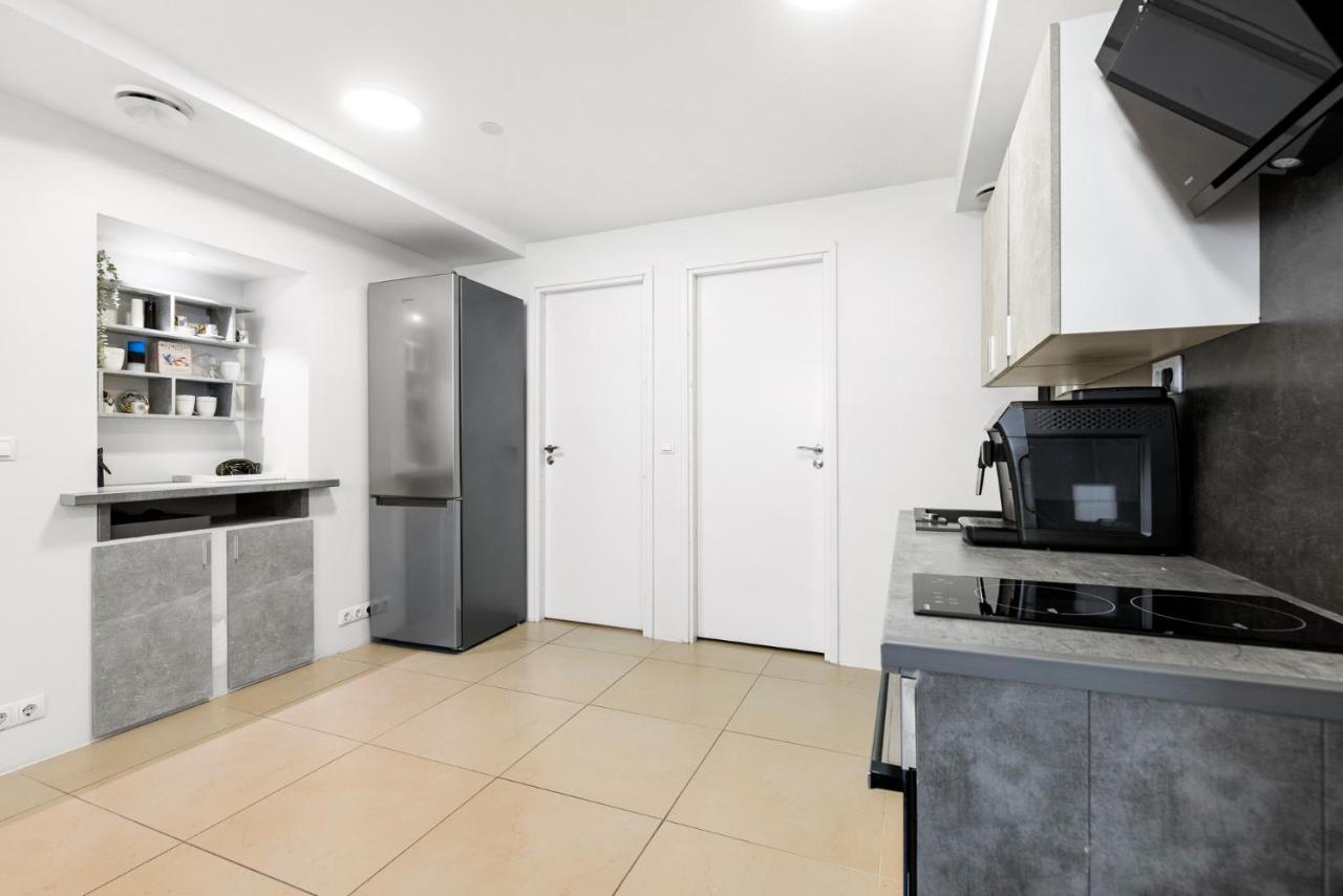 Sirena Apartment - Self Check-In And Free Parking Tallinn Bagian luar foto