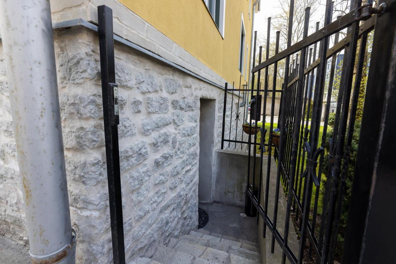 Sirena Apartment - Self Check-In And Free Parking Tallinn Bagian luar foto